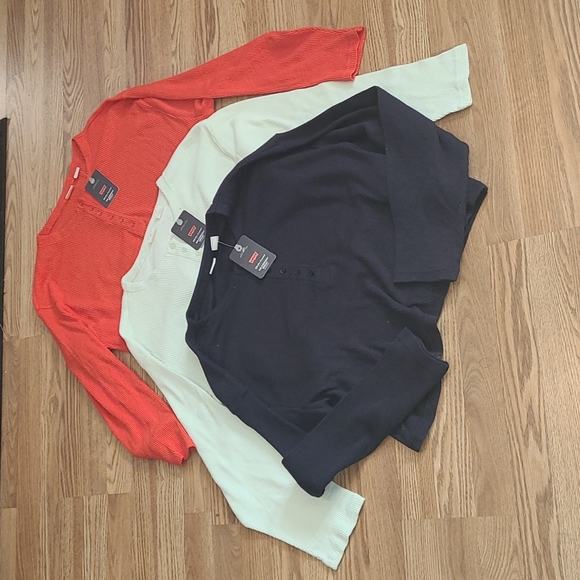 Levi's Tops - New Levi's "THE ESSENTIAL EVERYDAY "  3 pack long sleeve tops size XXL